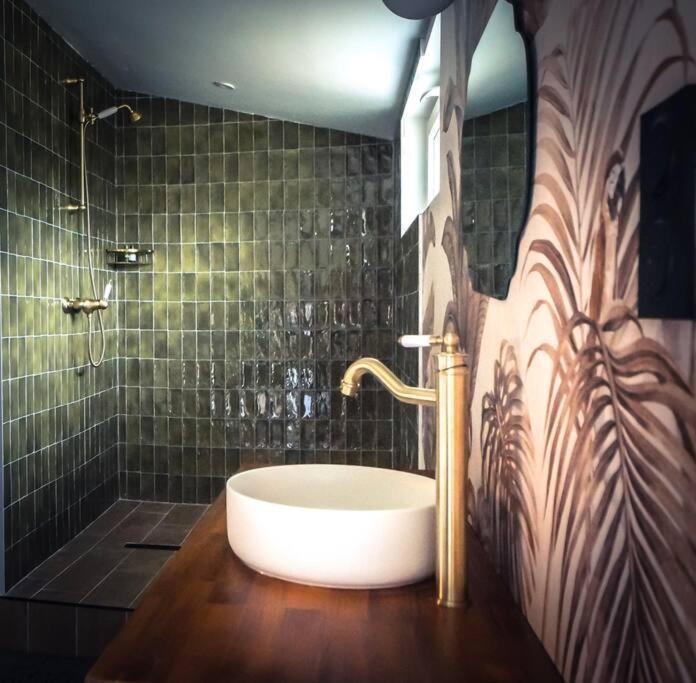 Maison Eliste - Love Gite Chic Avec Jacuzzi Interieur La Gacilly Ngoại thất bức ảnh